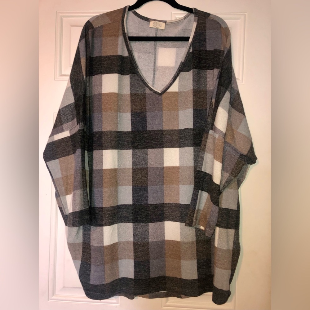 Womens BE STAGE brand neutral plaid crew weekender style tunic top size 3x plus
